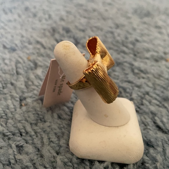 NWT KATE SPADE GOLDTONE RING, SIZE 6 - Picture 2 of 7